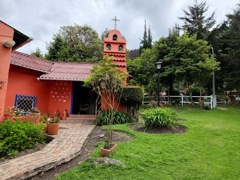 Tripadvisor. (2025). Cucunuvaca Hotel Boutique. https://www.tripadvisor.co/Hotel_Review-g6495628-d6450961-Reviews-Estancia_Organica_Cucunuvaca-Cucunuba_Cundinamarca_Department.html